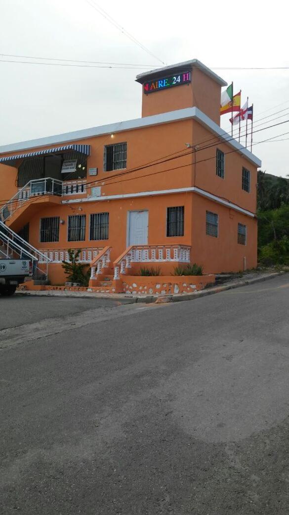 Dona Cornelia Hotel Los Patos Buitenkant foto