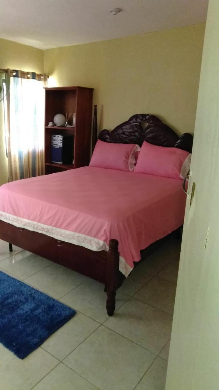 Dona Cornelia Hotel Los Patos Buitenkant foto