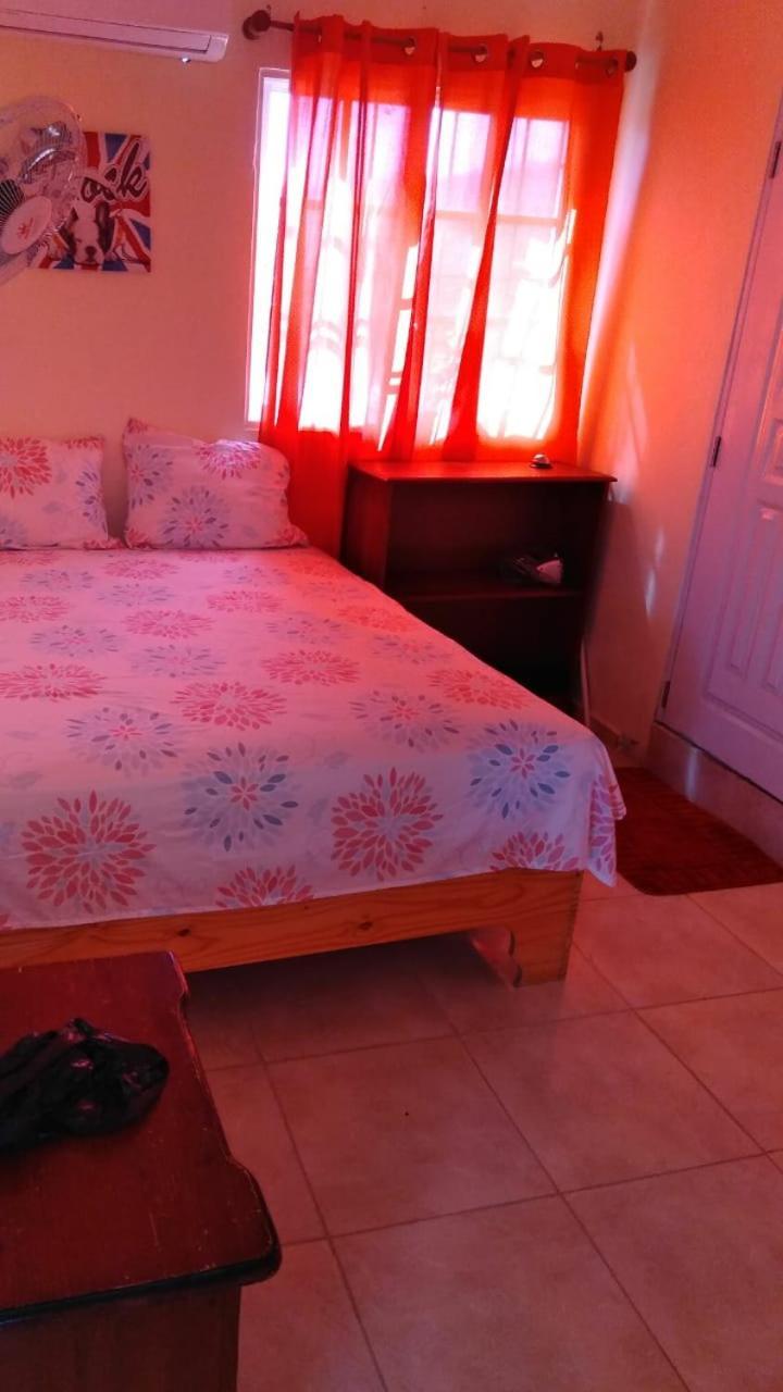 Dona Cornelia Hotel Los Patos Buitenkant foto