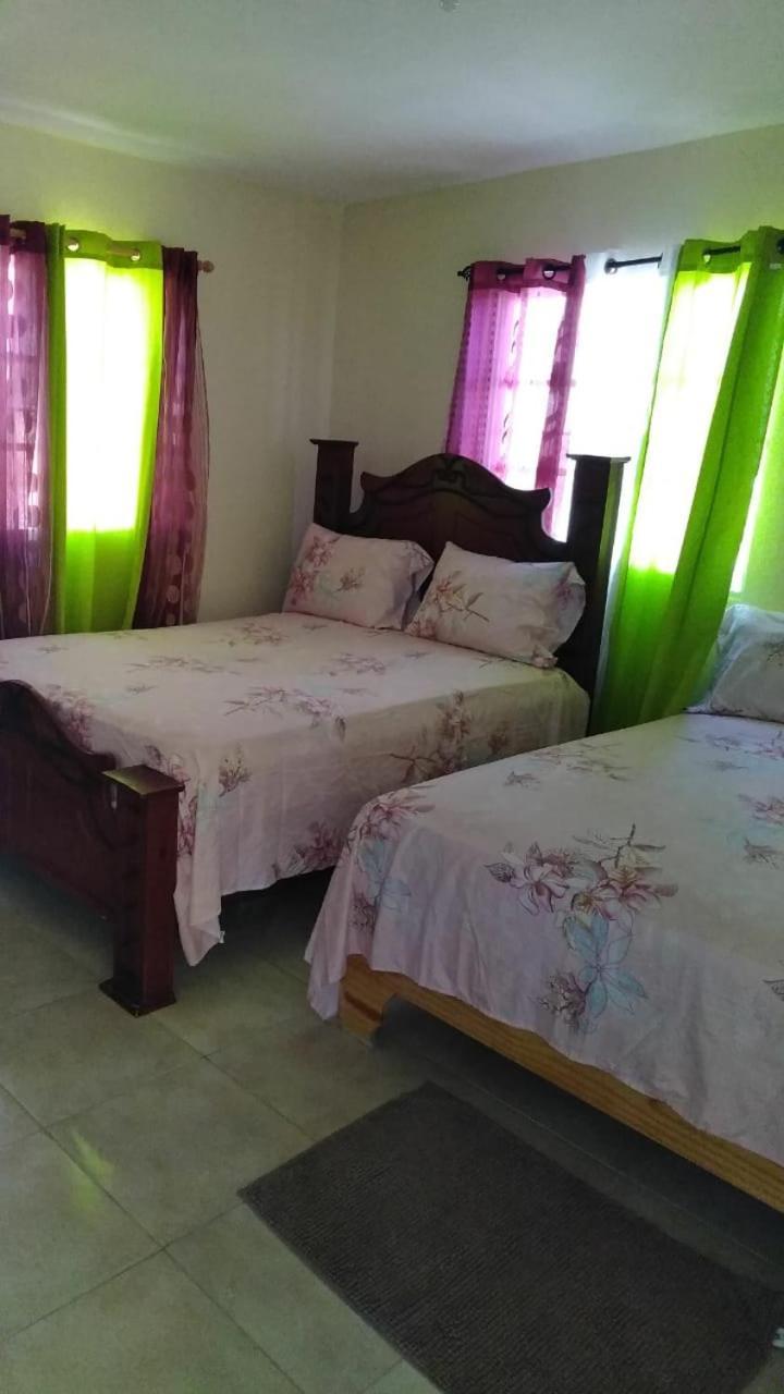Dona Cornelia Hotel Los Patos Buitenkant foto