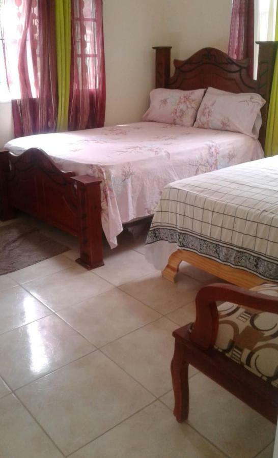 Dona Cornelia Hotel Los Patos Buitenkant foto