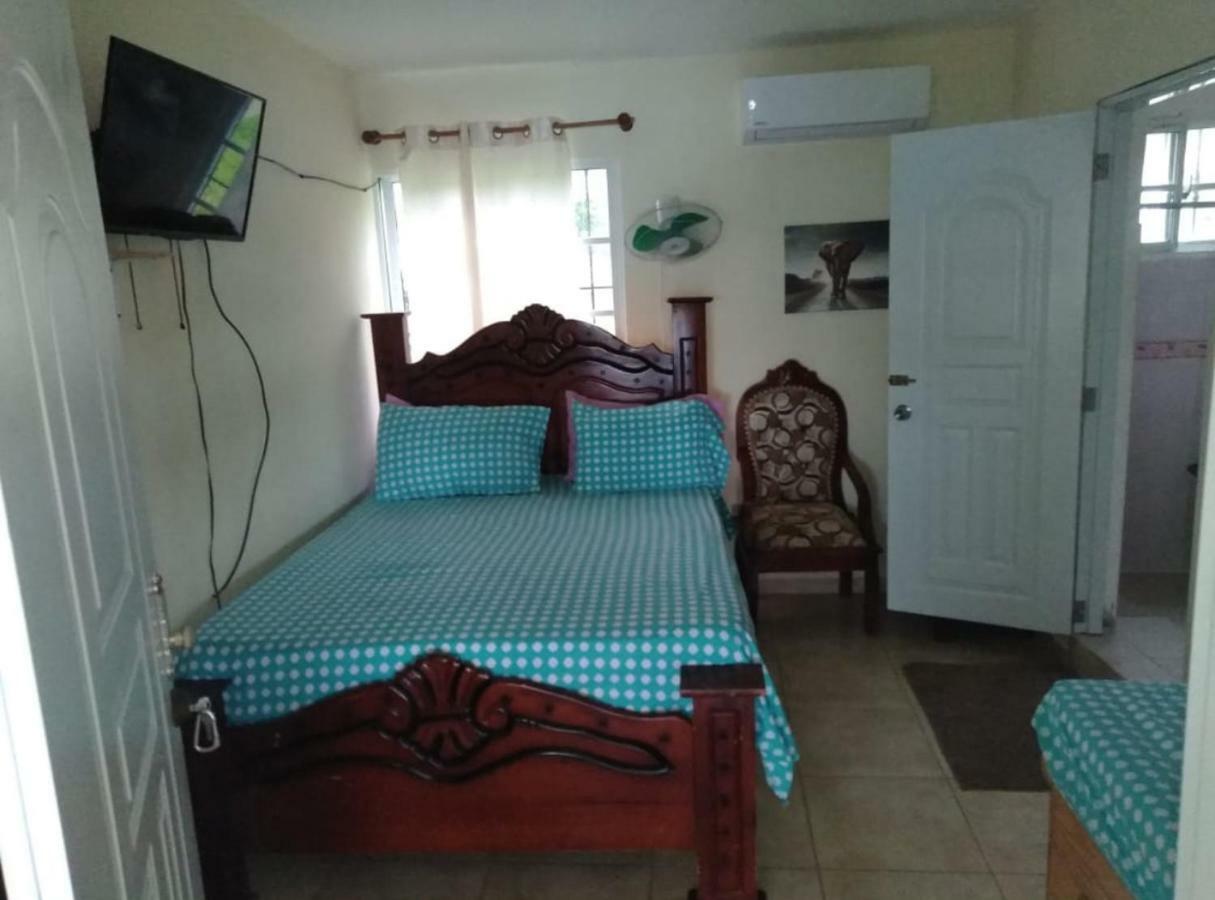 Dona Cornelia Hotel Los Patos Buitenkant foto